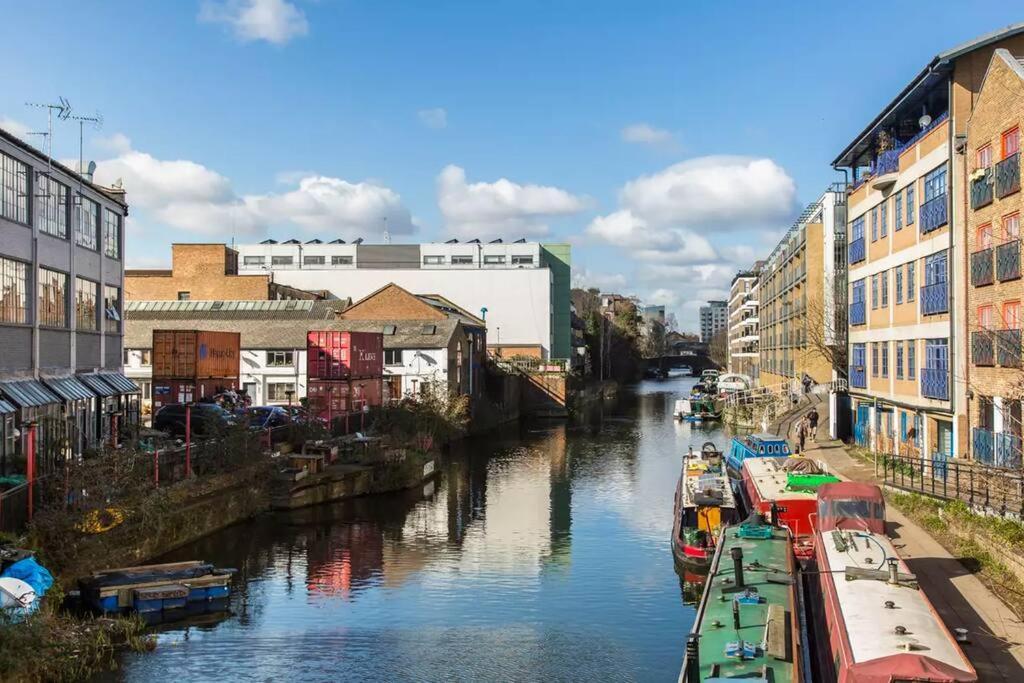Canal-Side Apartment In Shoreditch Лондон Экстерьер фото